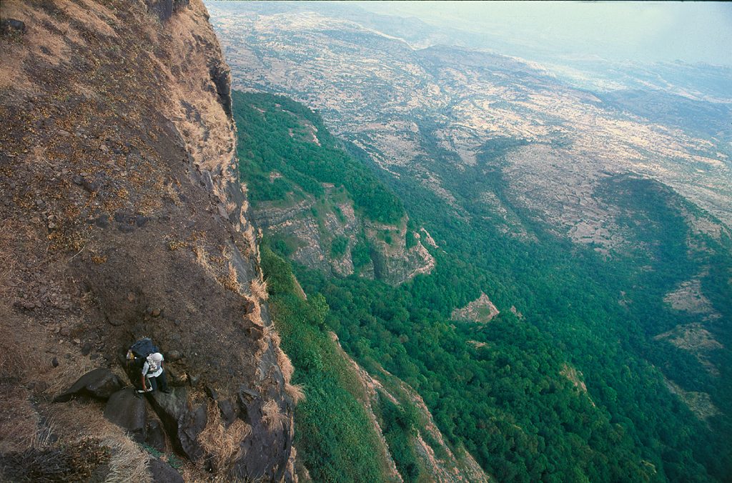 The Alang-Madan stretch of the trail has some ticky rock patches and dizzyingly beautiful views