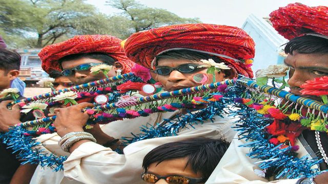 Fair grounds turn in to a sea of colours during Bhagoria