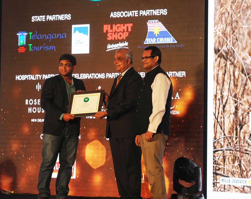 Amit Anand, Director Tourism, receives the Readers’ Choice award for Best Beach Destination for Andaman & Nicobar Islands