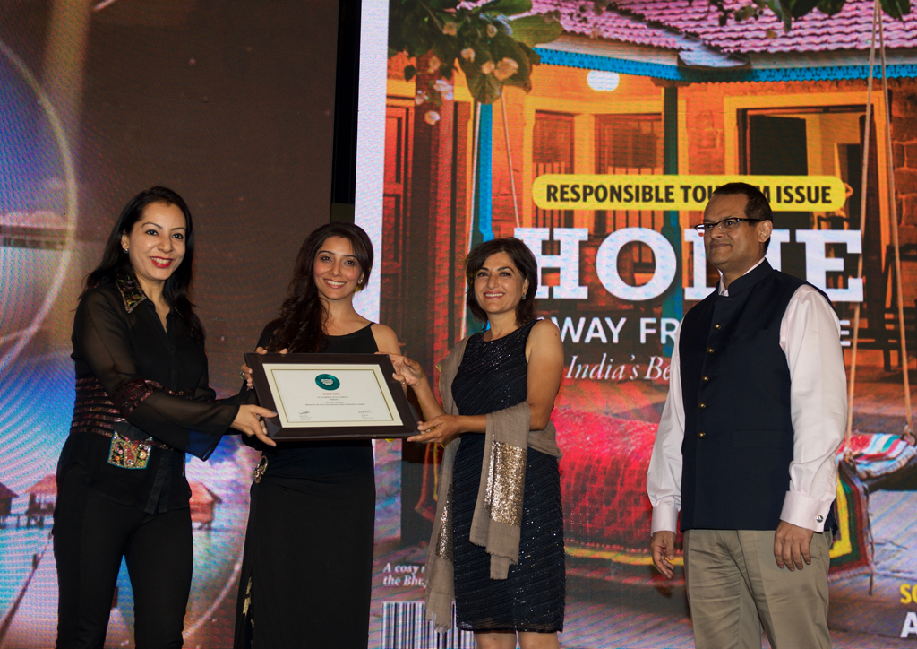 Shikha Mishra, Country Manager, receives the Readers’ Choice award for Best International Island Destination for The Maldives