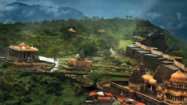 The awe-inspring Kumbhalgarh Fort, spread across the Aravallis