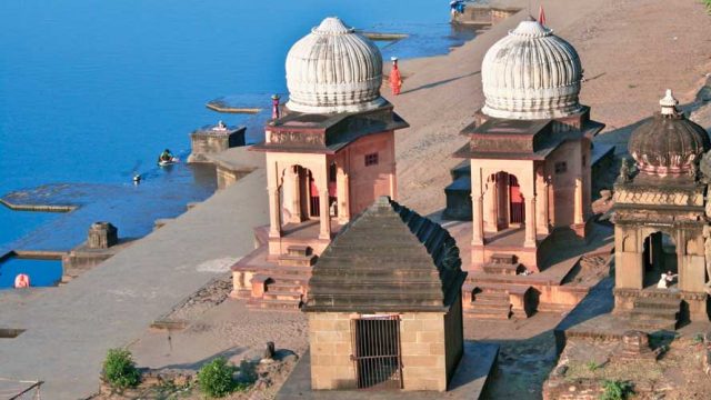 River view from the ghats at Ahilya Fort, Maheshwar