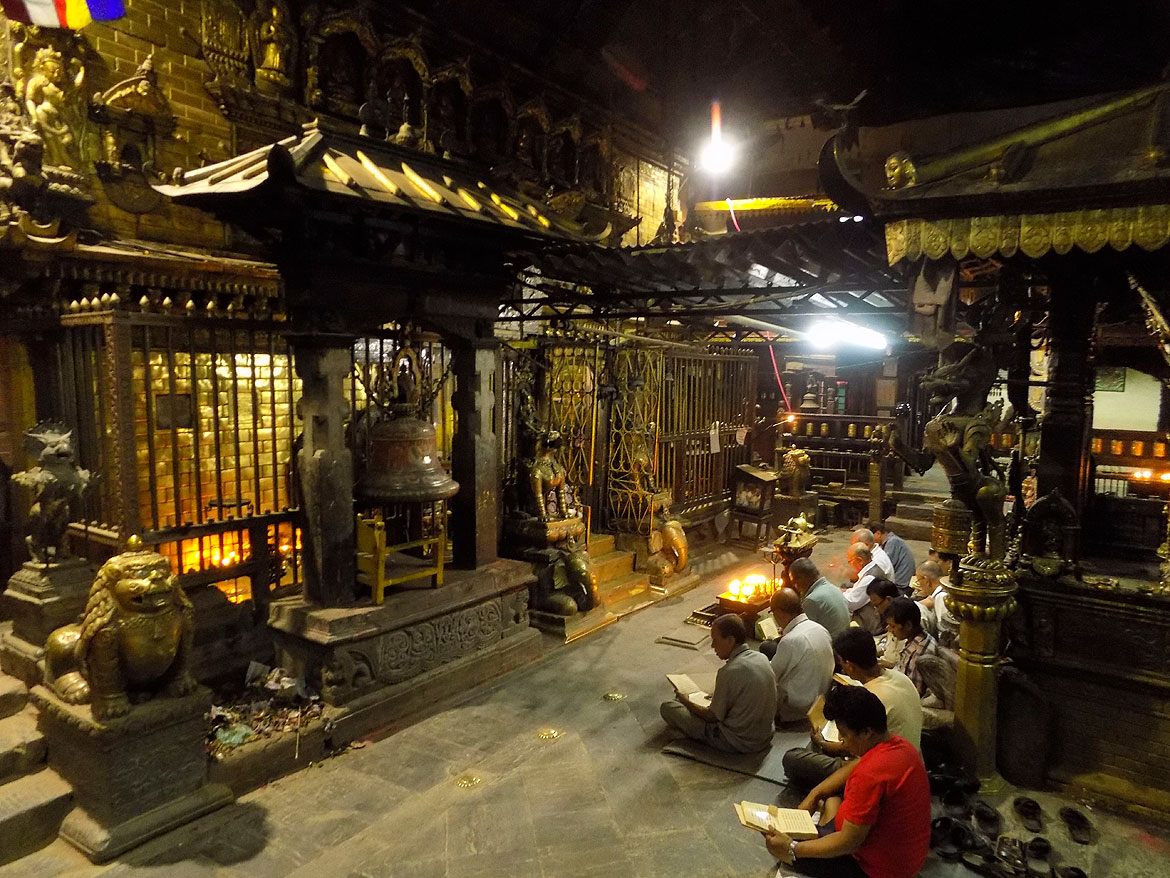 There are two main aratis during the day, usually at 6 am and 6 pm. These are usually peaceful affairs, with members of the community chanting sacred texts like the Namasamgiti in the form of kirtans. Here, an evening arati is in front of the main shrine of the Kwa Baha