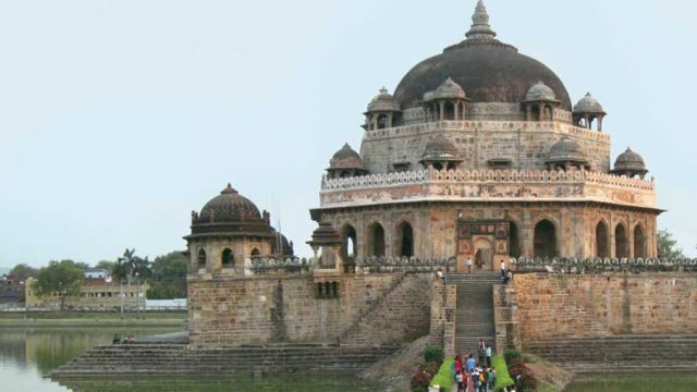 Tomb of Sher Shah Suri, surrounded by water tanks