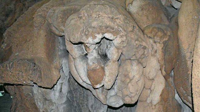 Rock formations, Mawsmai Cave