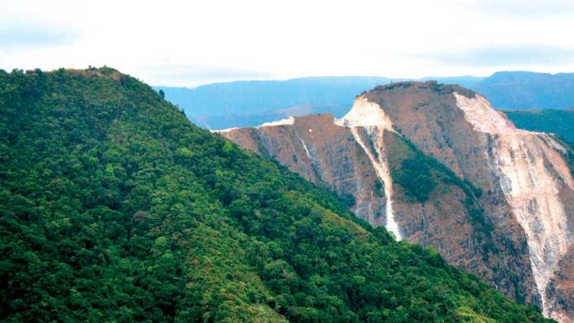 Breathtaking landscape en route to Mawlynnong, Meghalaya