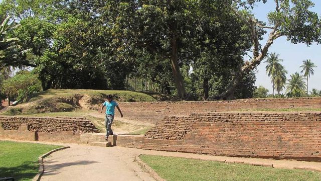 The mound of Khana-Mihir or Barahamihir on Prithiba road, Berachampa (Chandraketugarh ruins)