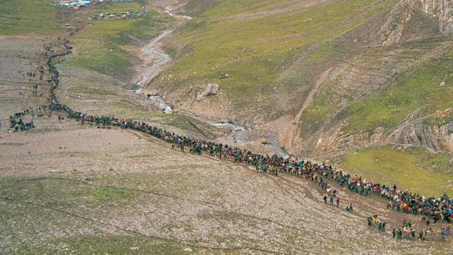 Long line of pilgrims to Amarnath