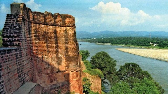 Akhnoor Fort, where the first Dogra king Gulab Singh was crowned