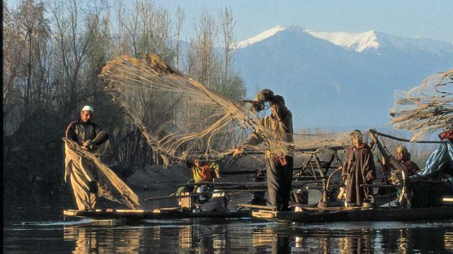 Fishermen near Baniyari