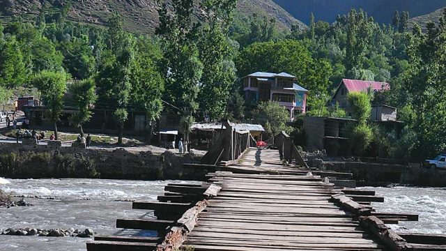 Bridge from Mamer to Daraduder, across the Sind River