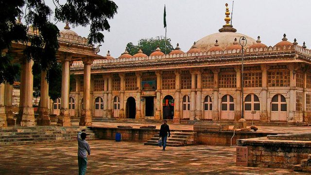 A tomb inside the Sarkhej Roza acropolis