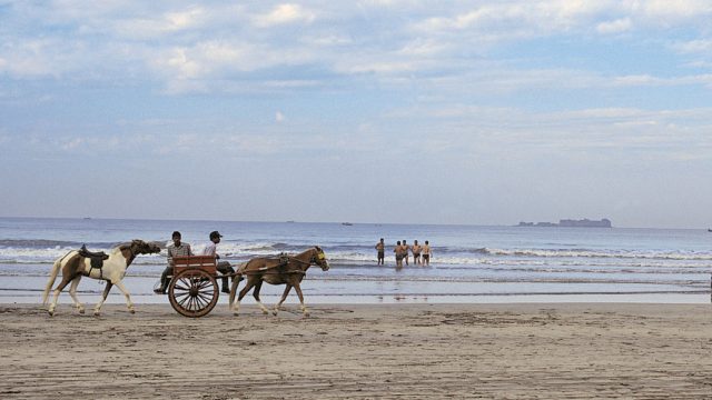 Horse-buggy rides on Murud beach