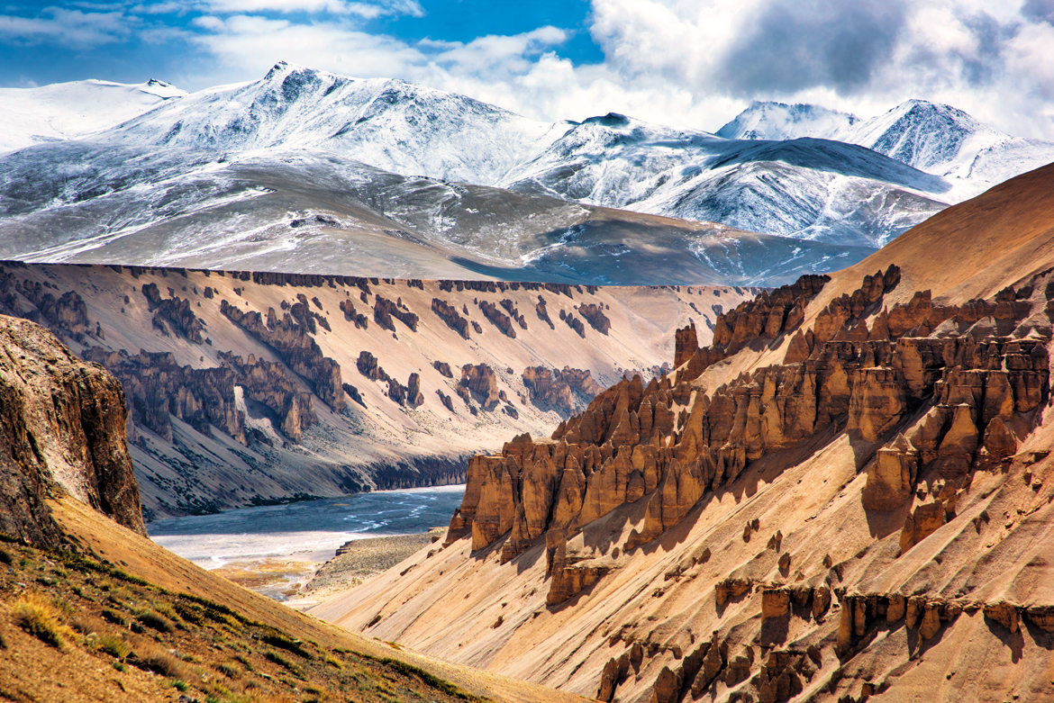 Exquisite landscapes on the way to Pang