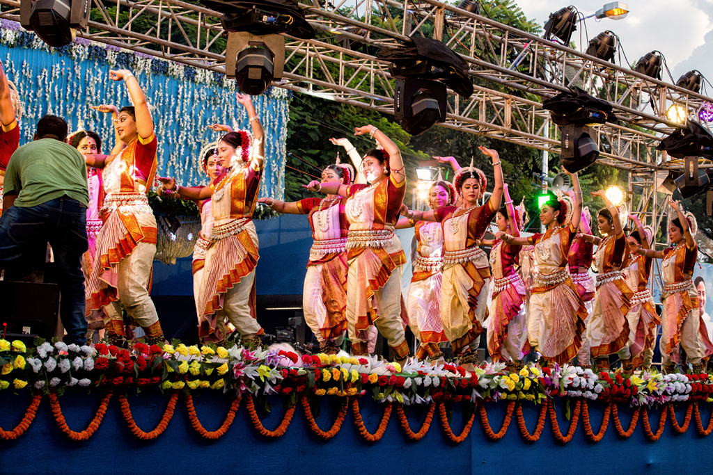 Odissi dancers trained by Dona Ganguly start the proceedings at the immersion carnival