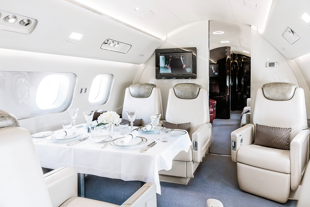 Flight Review: EZ Charters - Outlook Traveller