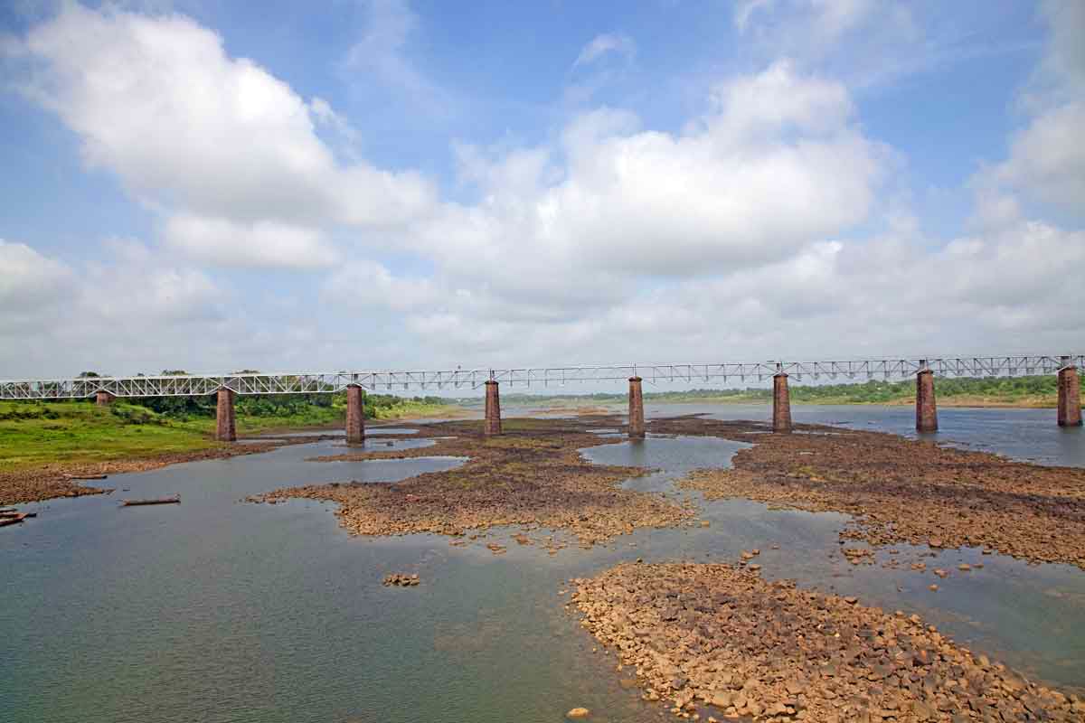 Bridge over the Narmada at Mortakka