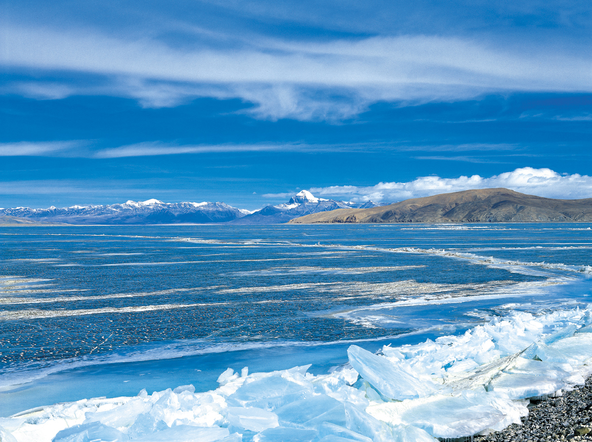 Despite Manasarovar's strong association with Mt Kailash, it is the lake adjacent to it, Rakshas Tal, that the mountain faces and is linked to. All the water draining into this lake is from the Kailash range, while Manasarovar receives none from the holy mountain. Here, costal eruptions of ice slabs, at the south edge of Rakshas Tal, set up fracture lines that snake across the lake – caused by expansion of water as it freezes. According to Swami Pranavananda 