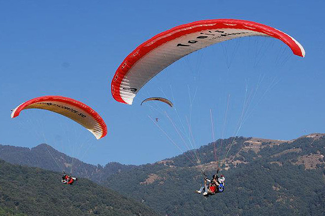Bir-Biling: Scenery and paragliding